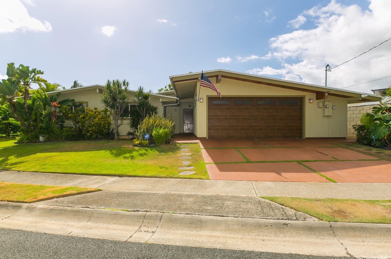 823 Halula Pl, Kailua, HI 96734-3866