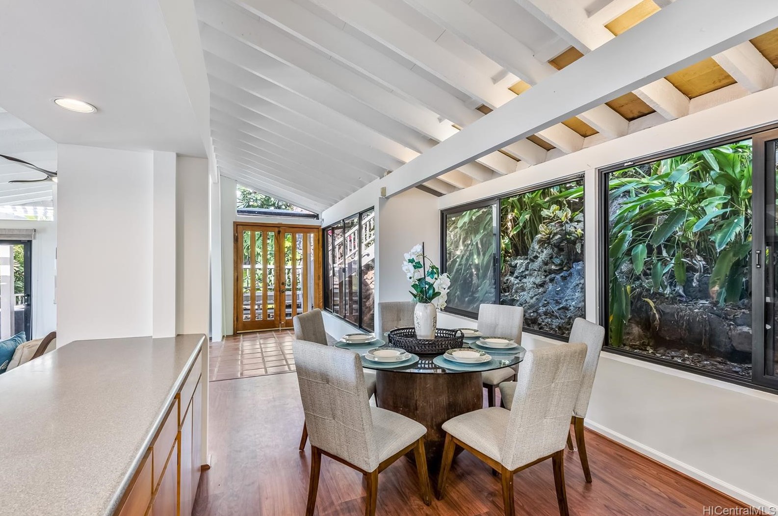 4221 Kaikoo Pl, Honolulu HI  96816-4823 exterior