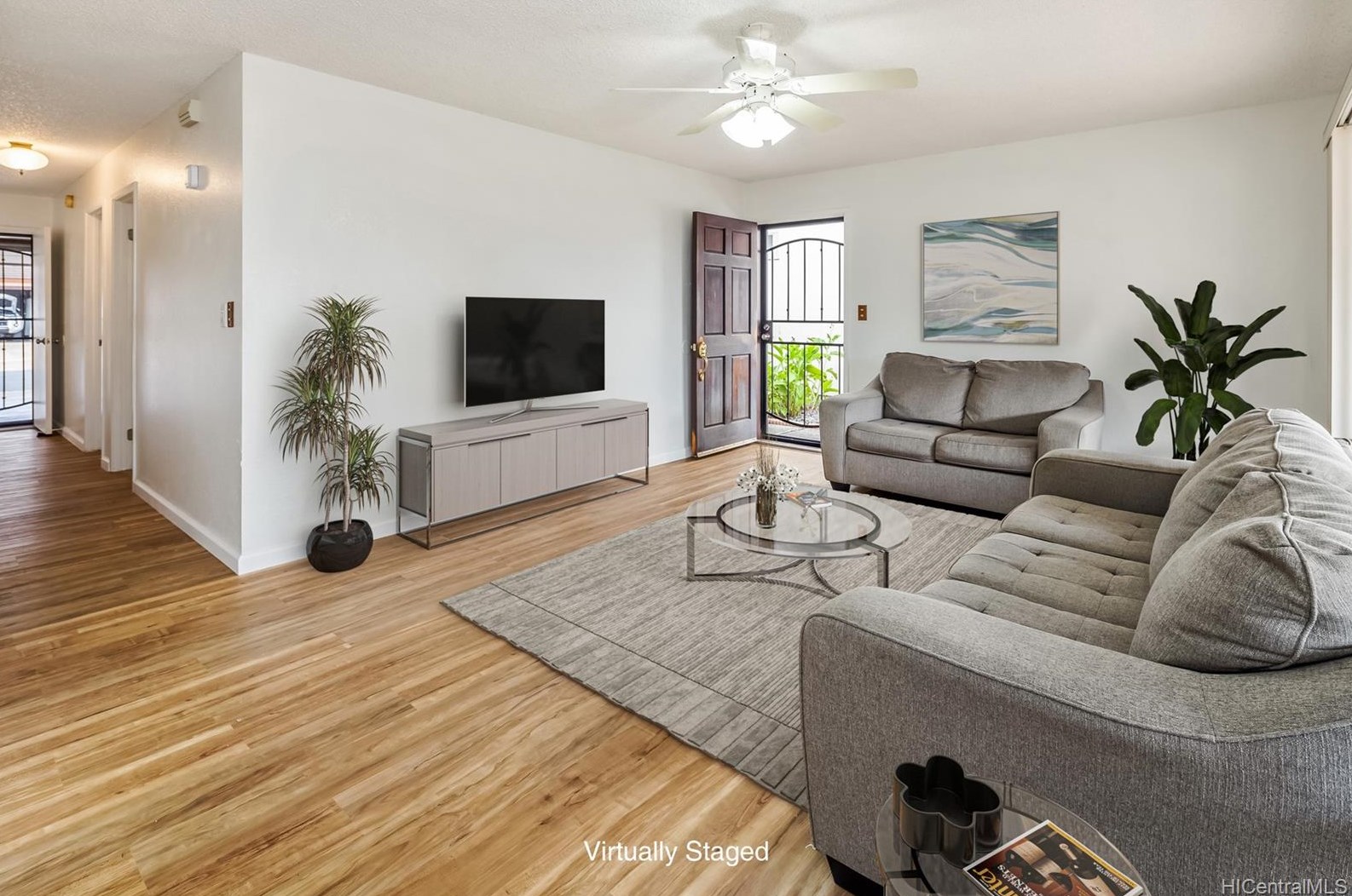 94-1039 Pupuhi St, Waipahu, HI 96797-4305