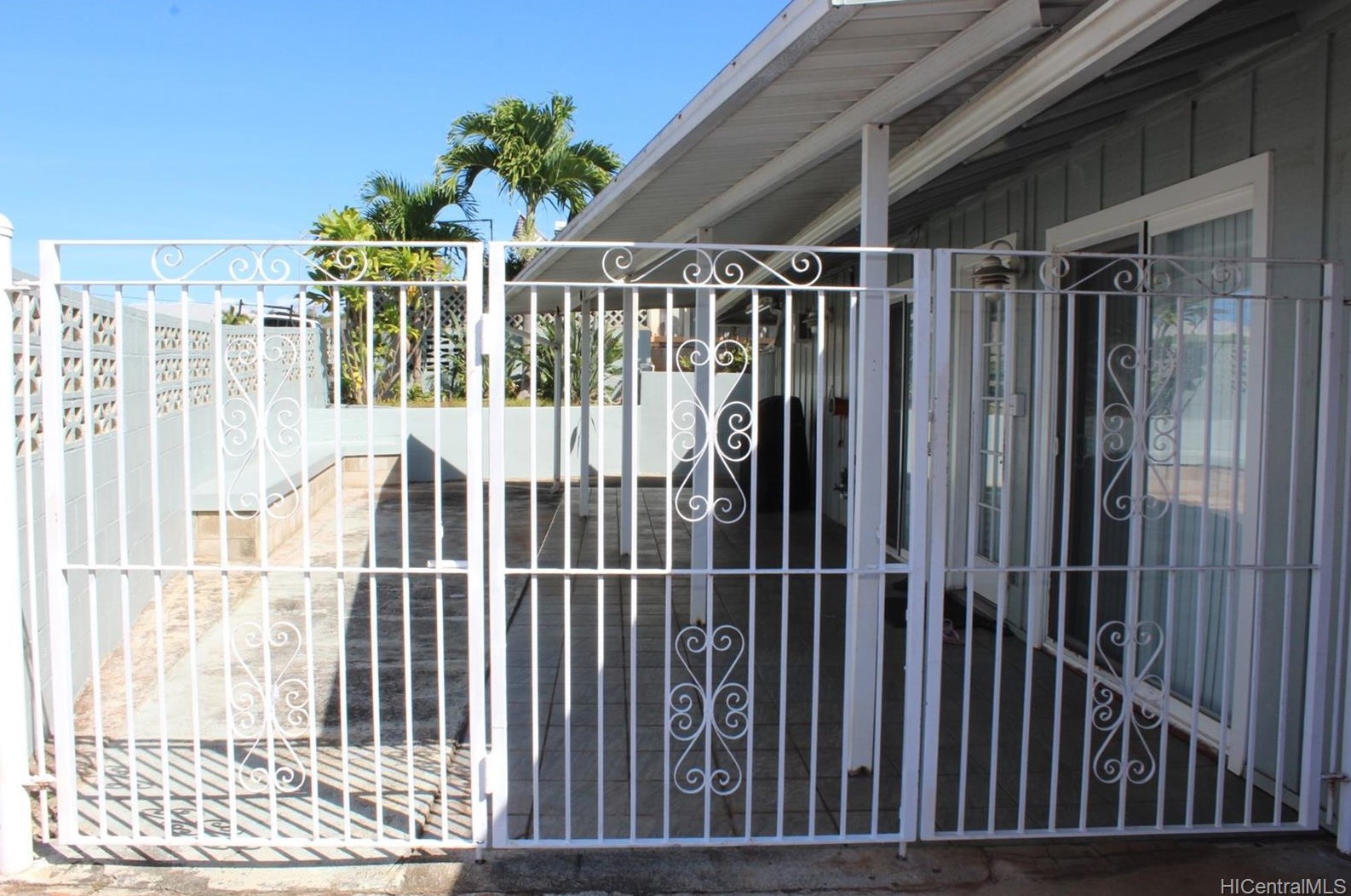 1281 Hooli Cir, Pearl City, HI 96782-1906
