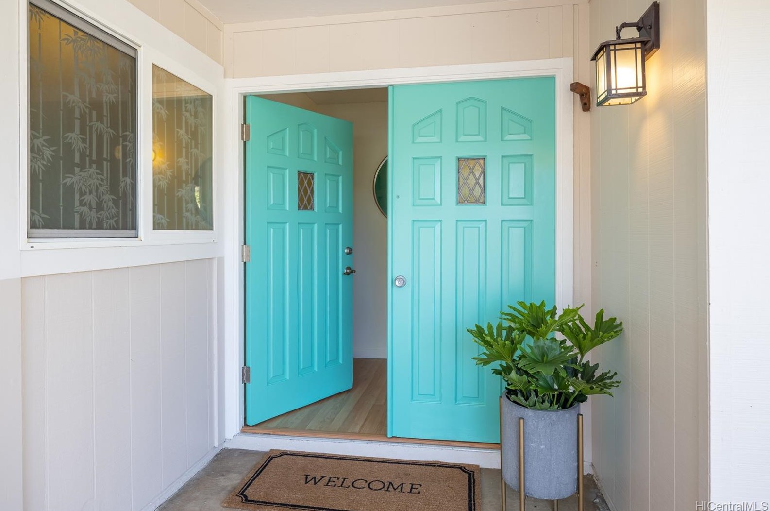 1273 Akiahala St, Kailua, HI 96734-4228