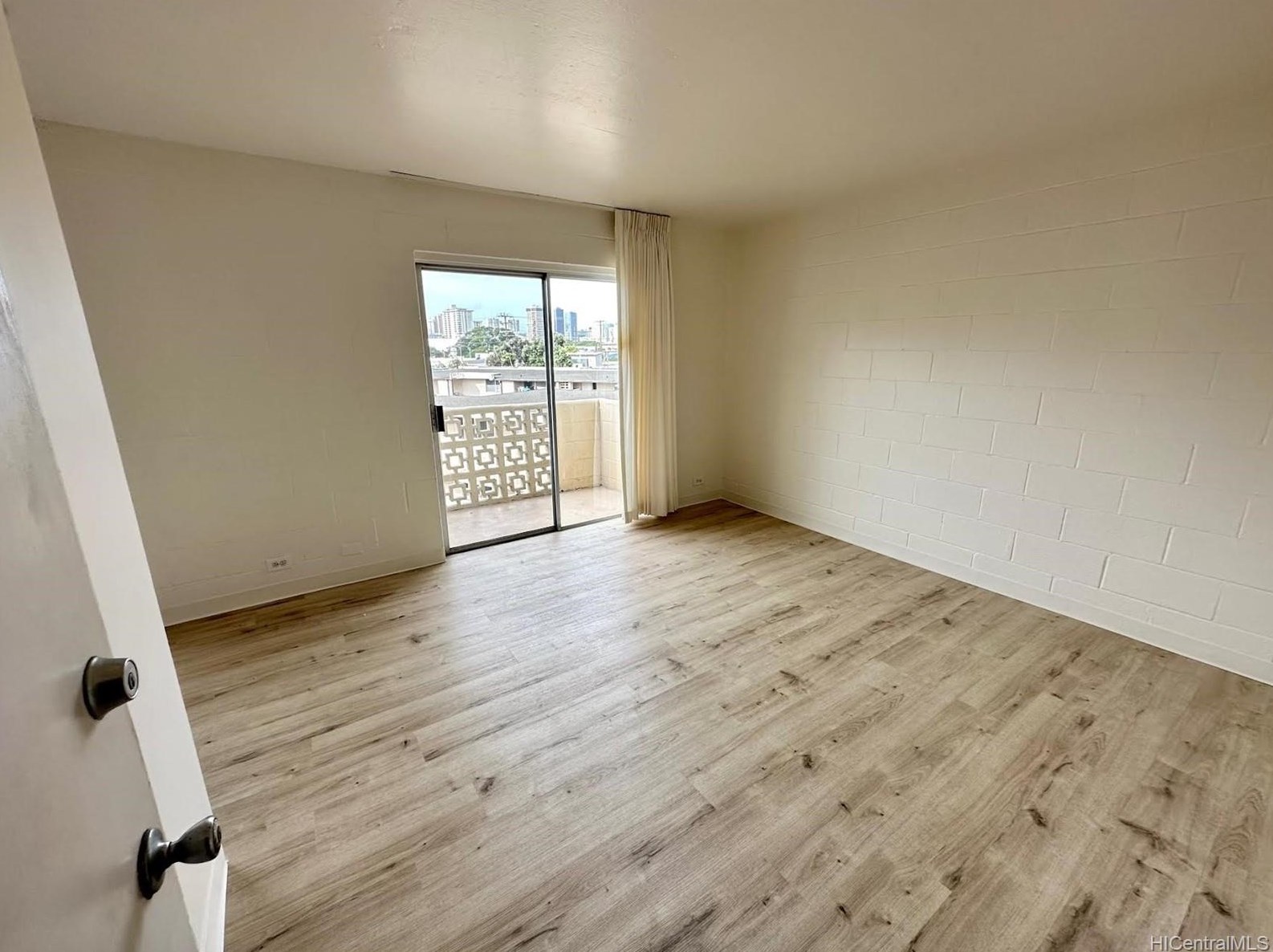2649 Varsity Pl #412, Honolulu, HI 96826