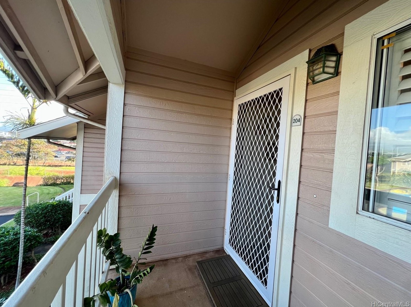 94-523 Lumiaina St #g204, Waipahu, HI 96797