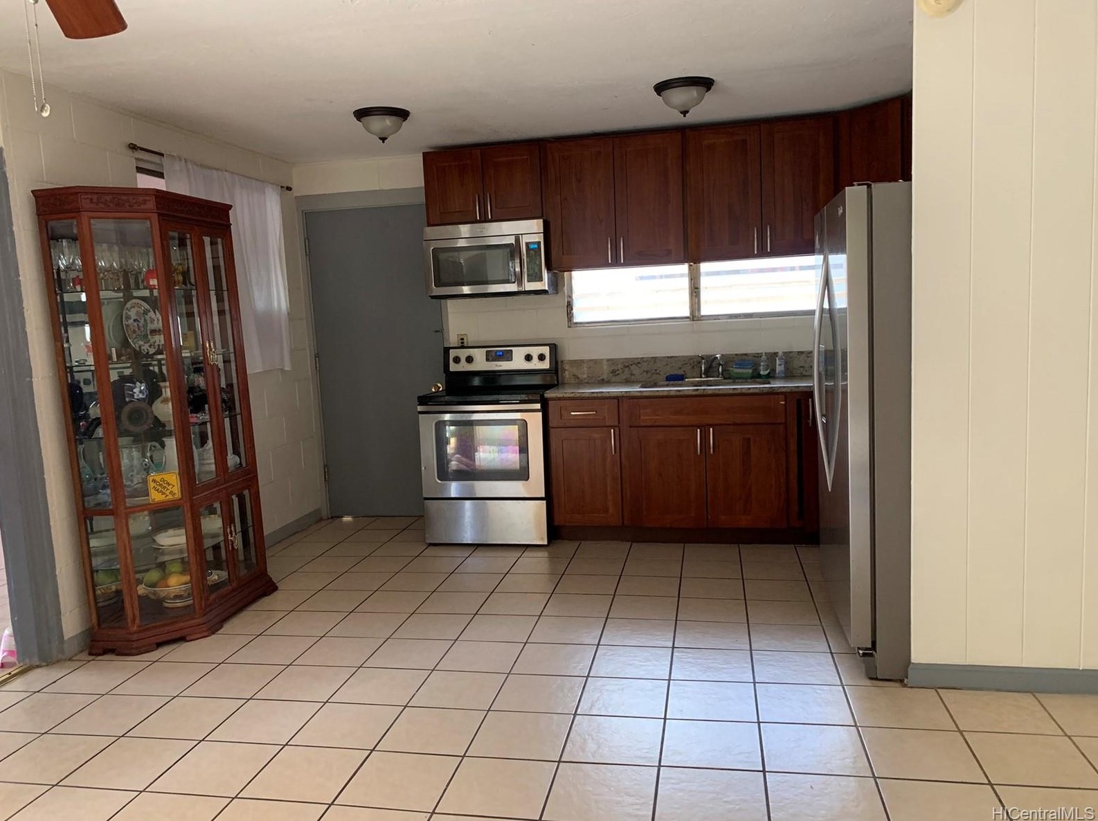 94203 Makamaka Pl, Waipahu, HI 96797-3021