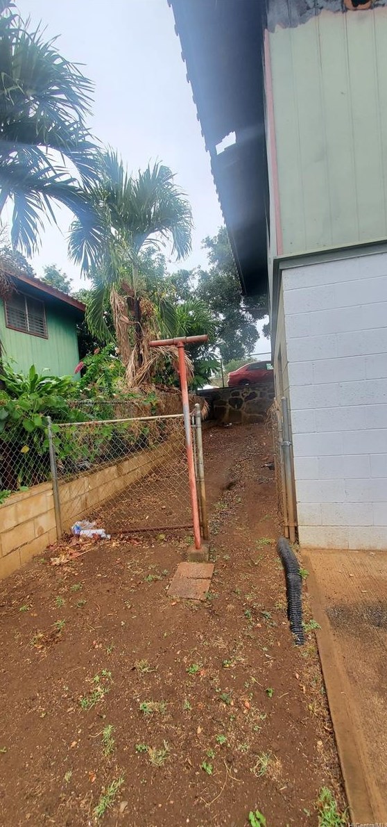 94-043 Waikele Loop, Waipahu HI  96797-2640 exterior
