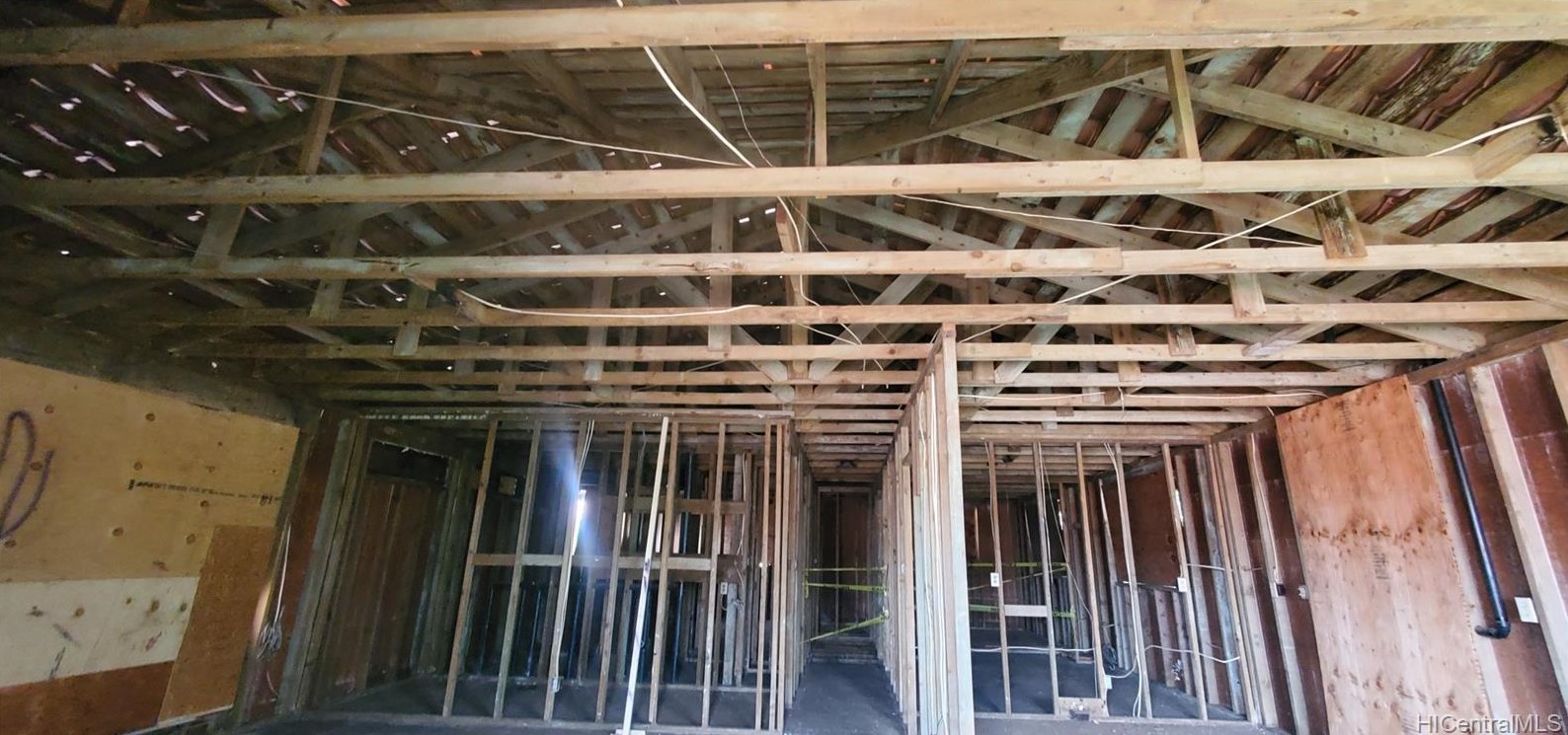 94-043 Waikele Loop, Waipahu HI  96797-2640 exterior