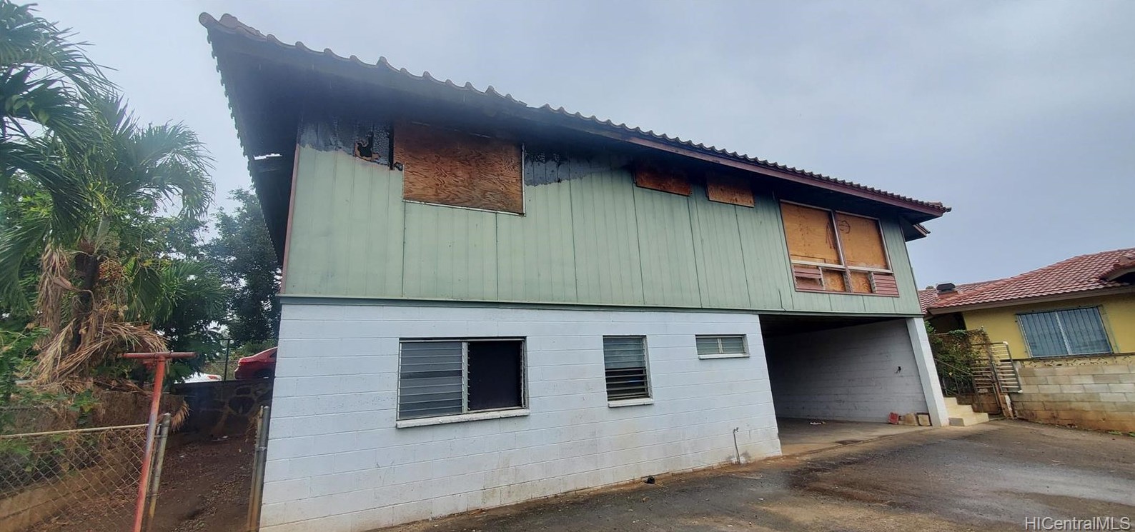 94-043 Waikele Loop, Waipahu, HI 96797
