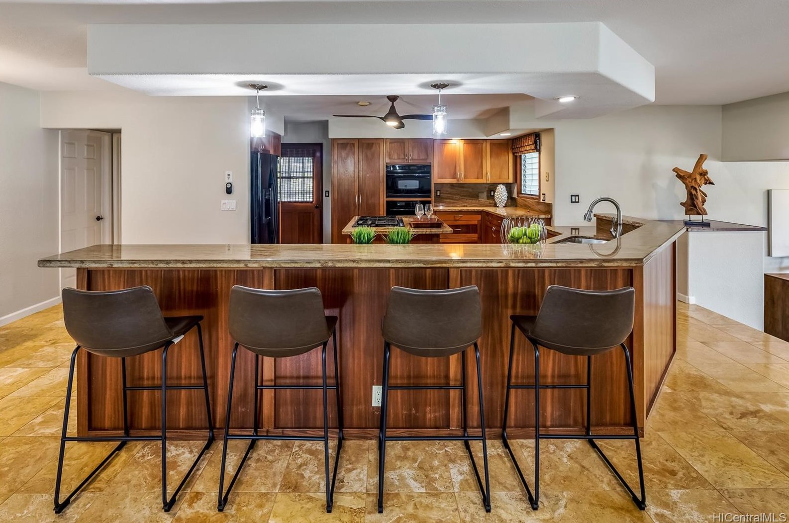 1279 Aulepe St, Kailua HI  96734-4102 exterior