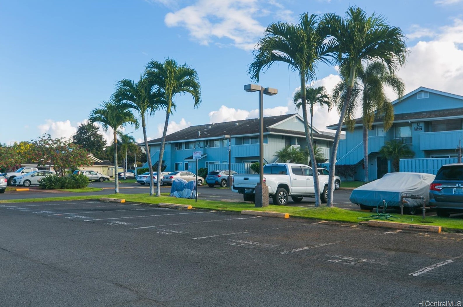 94-1029 Oli Pl, Waipahu, HI 96797-4400