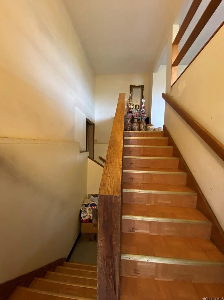94548 Farrington Hwy, Waipahu, HI 96797
