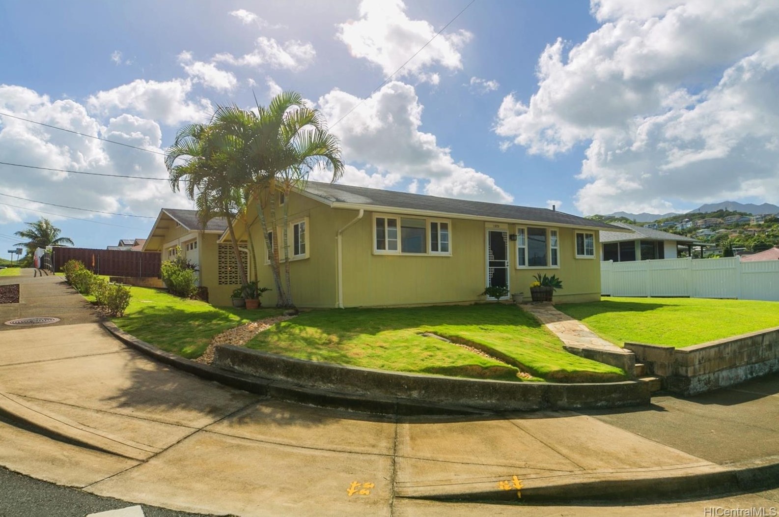 1023 Kina St, Kailua, HI 96734