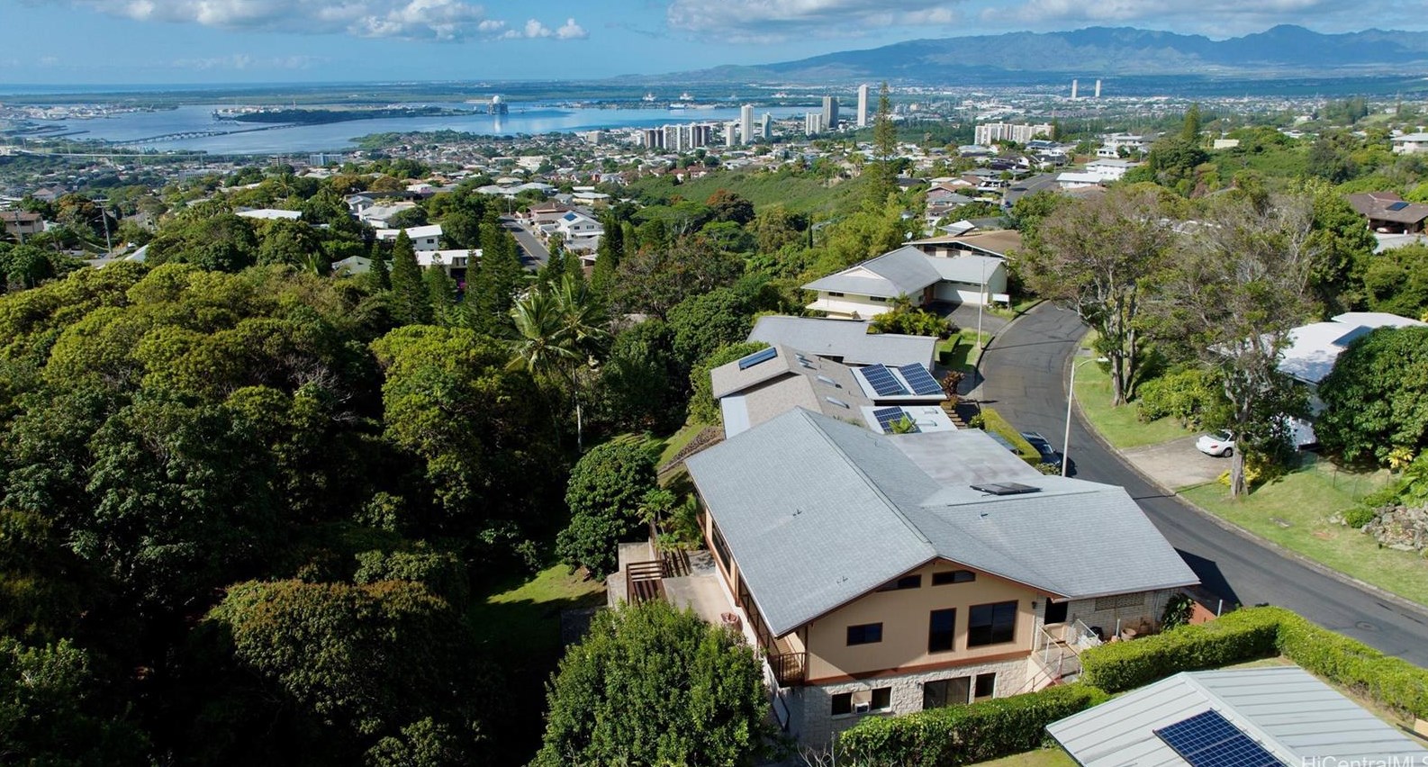 99-1041 Manako St, Aiea, HI 96701
