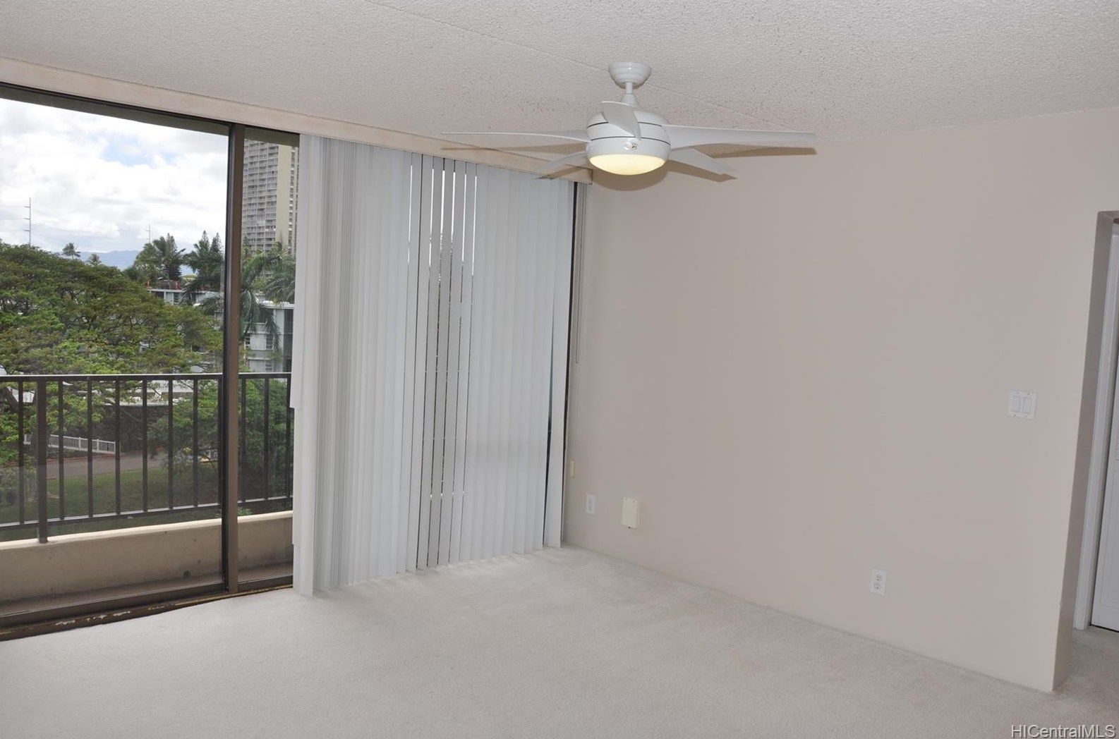 98-402 Koauka Loop #301, Aiea, HI 96701