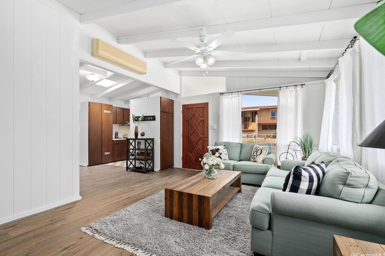 94-561 Kahuanani St, Waipahu, HI 96797-3527
