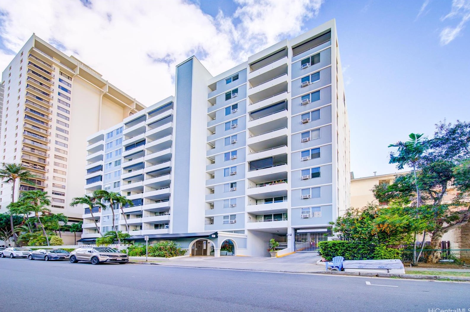 430 Kaiolu St, Honolulu HI 96815-2232 exterior