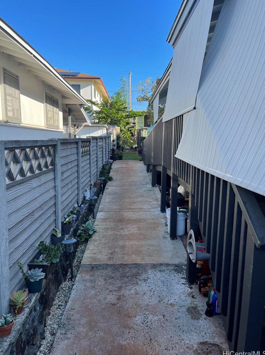 1423 Noelani St, Pearl City, HI 96782