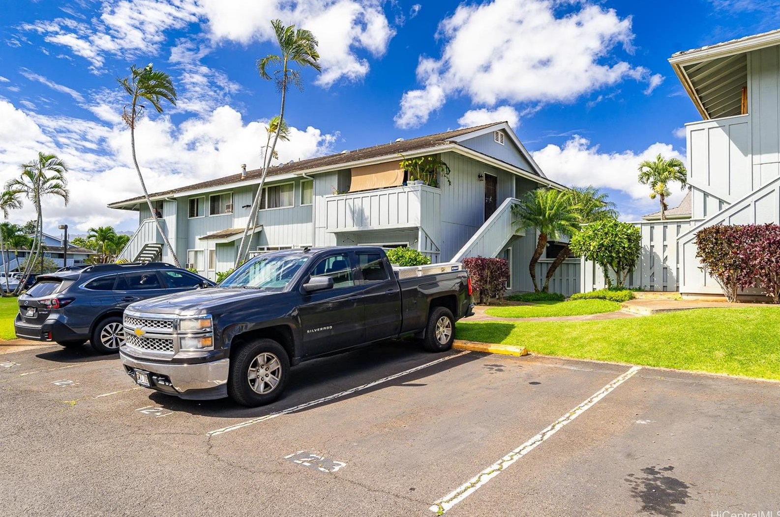 94-1036 Oli Pl, Waipahu HI  96797-4400 exterior