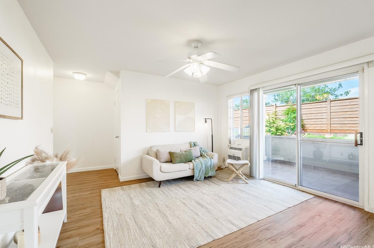 94-540 Lumiauau St, Waipahu, HI 96797-3961