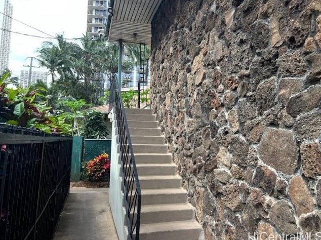 234 Ohua Ave #215, Honolulu, HI 96815