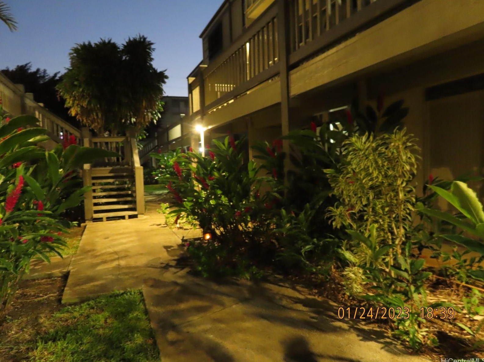 310 Kamehameha Hwy #125, Aiea, HI 96701