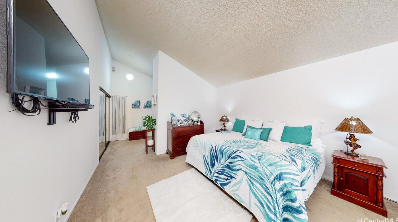 94-842 Penakii Way, Waipahu HI  96797-4046 exterior