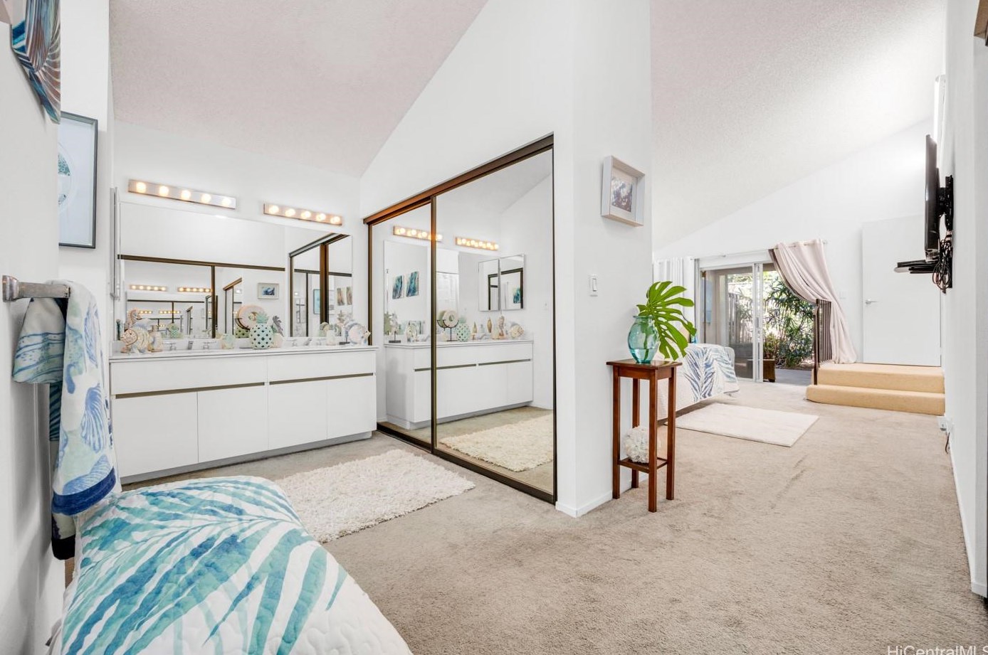 94-842 Penakii Way, Waipahu HI  96797-4046 exterior