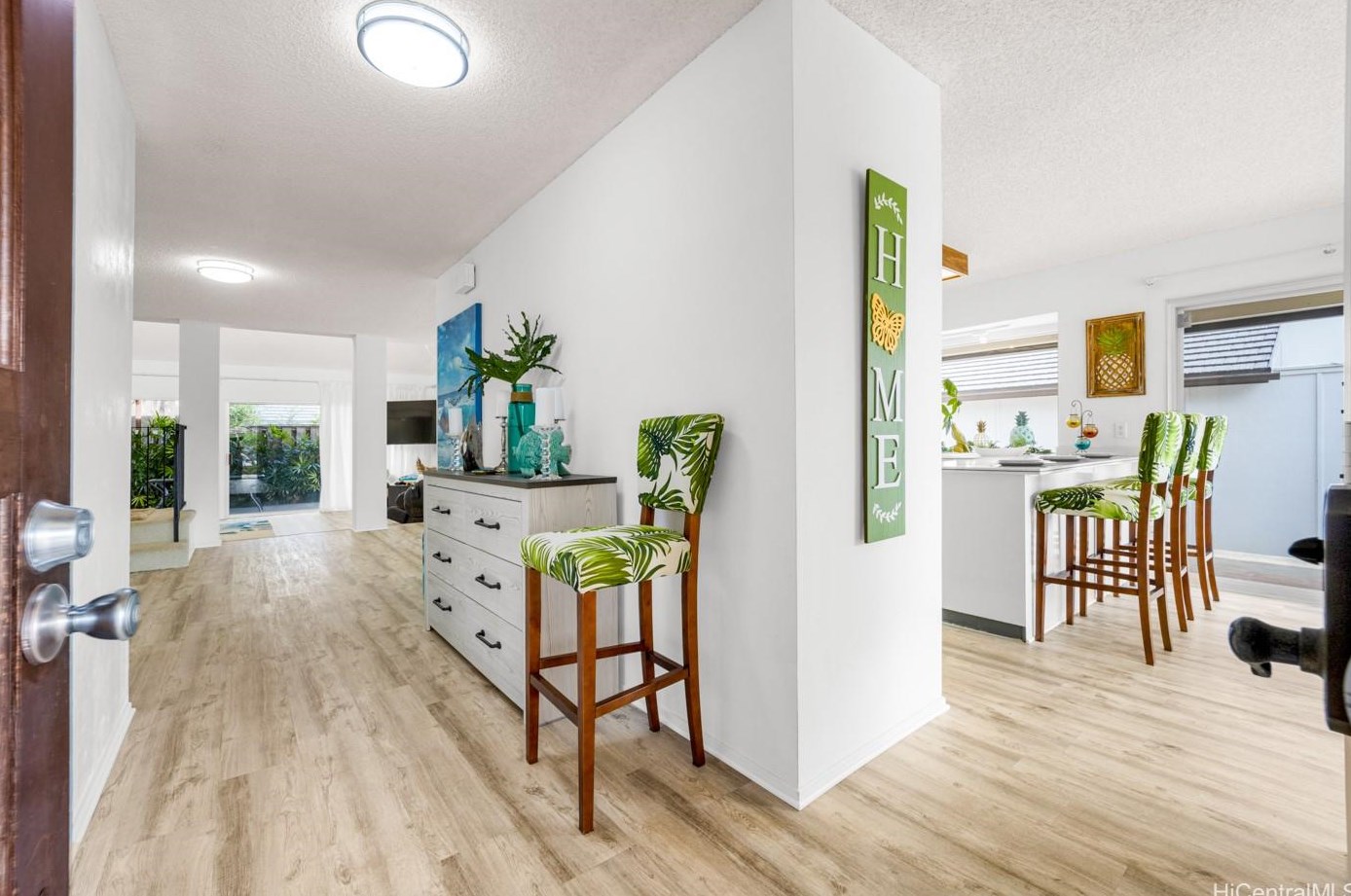 94-842 Penakii Way, Waipahu HI  96797-4046 exterior