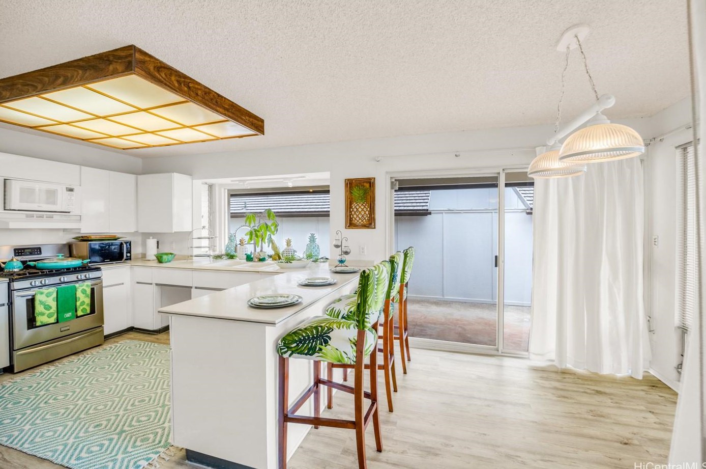 94-842 Penakii Way, Waipahu HI  96797-4046 exterior