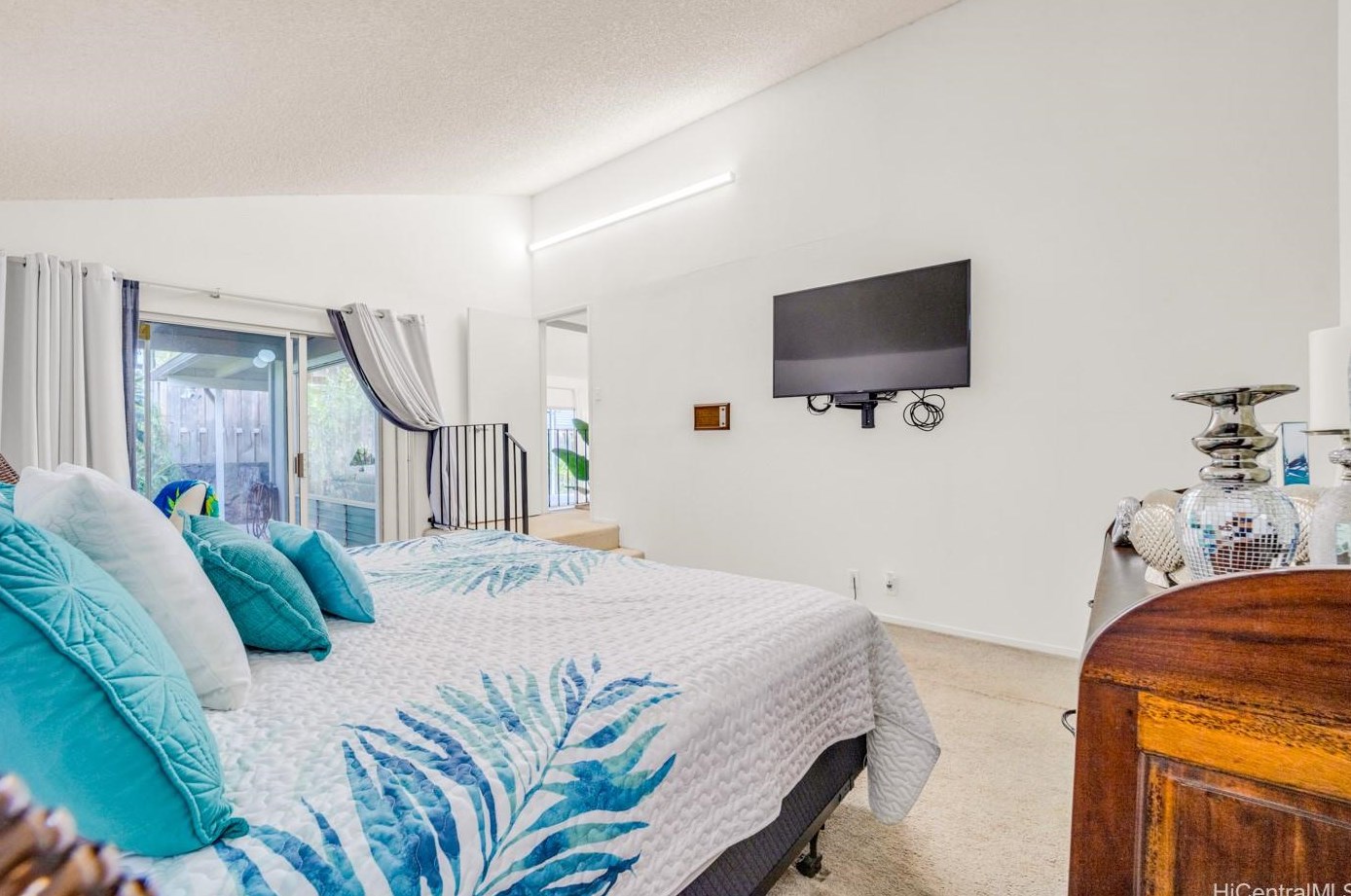 94-842 Penakii Way, Waipahu HI  96797-4046 exterior