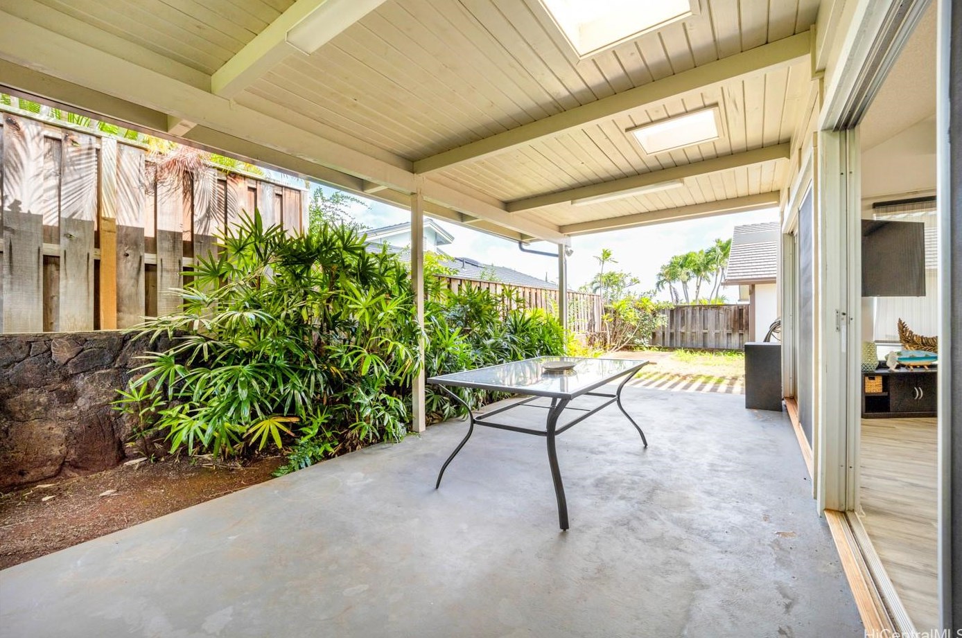 94-842 Penakii Way, Waipahu HI  96797-4046 exterior