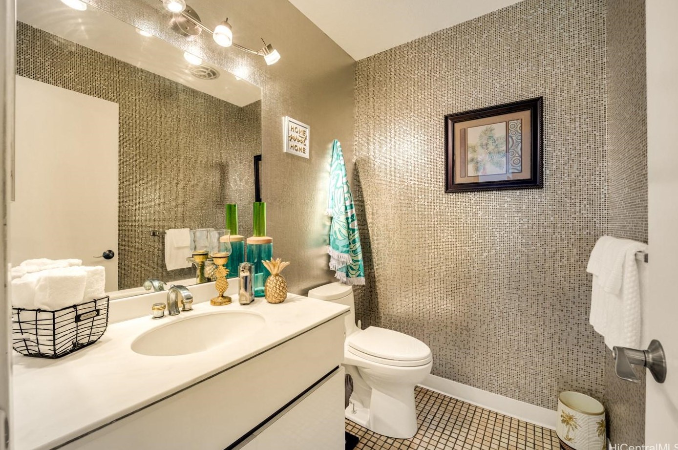 94-842 Penakii Way, Waipahu HI  96797-4046 exterior