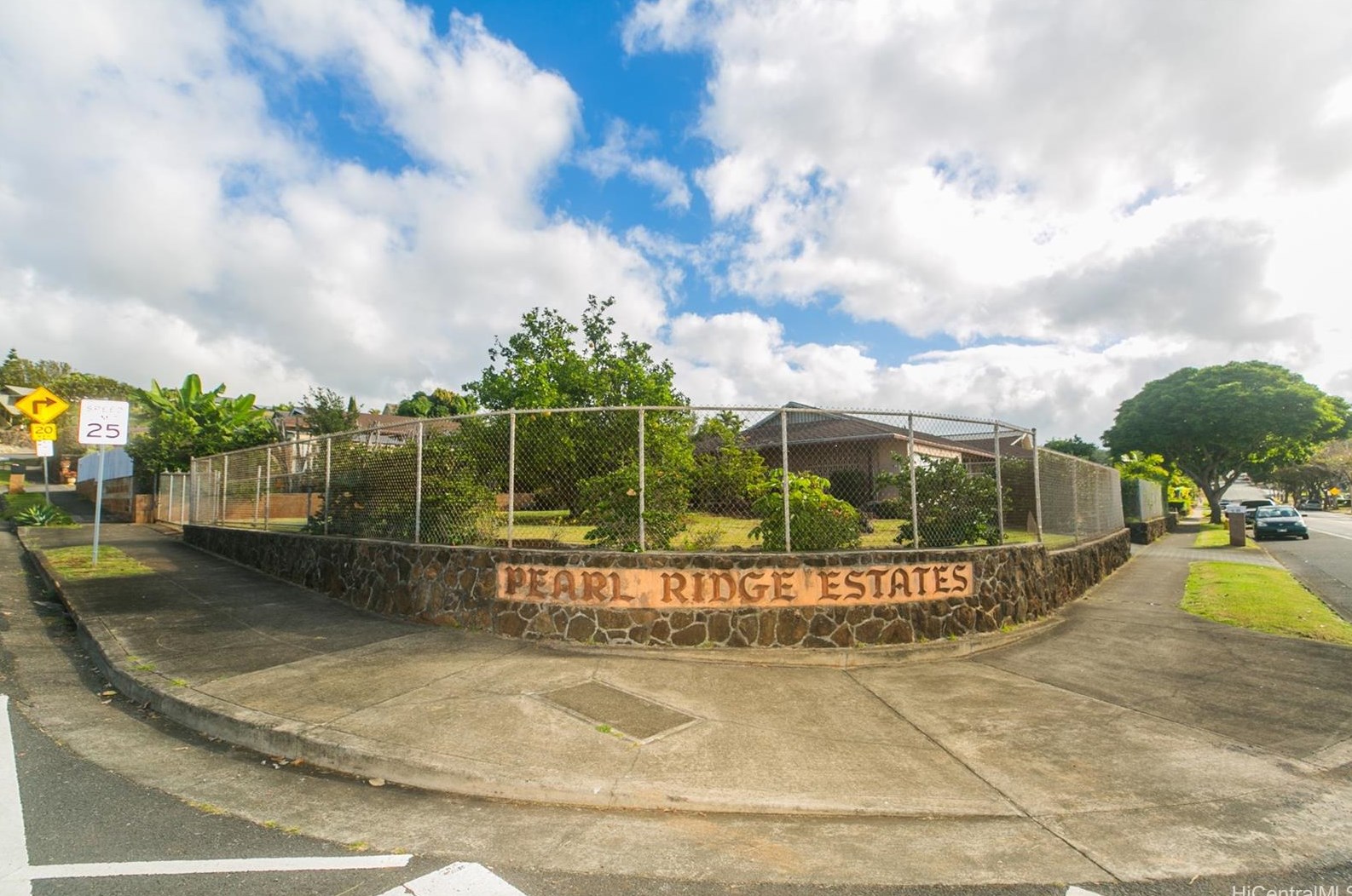 98-880 Kaonohi St, Aiea, HI 96701