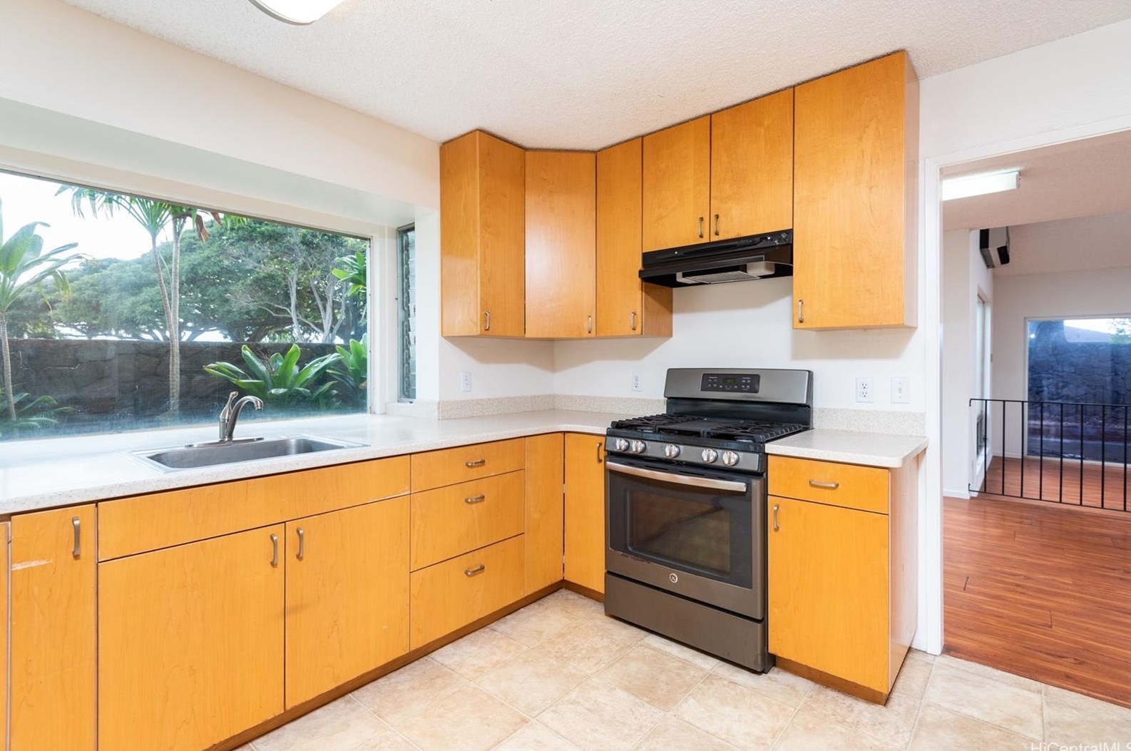 94-1075 Poe Pl, Waipahu, HI 96797-4045