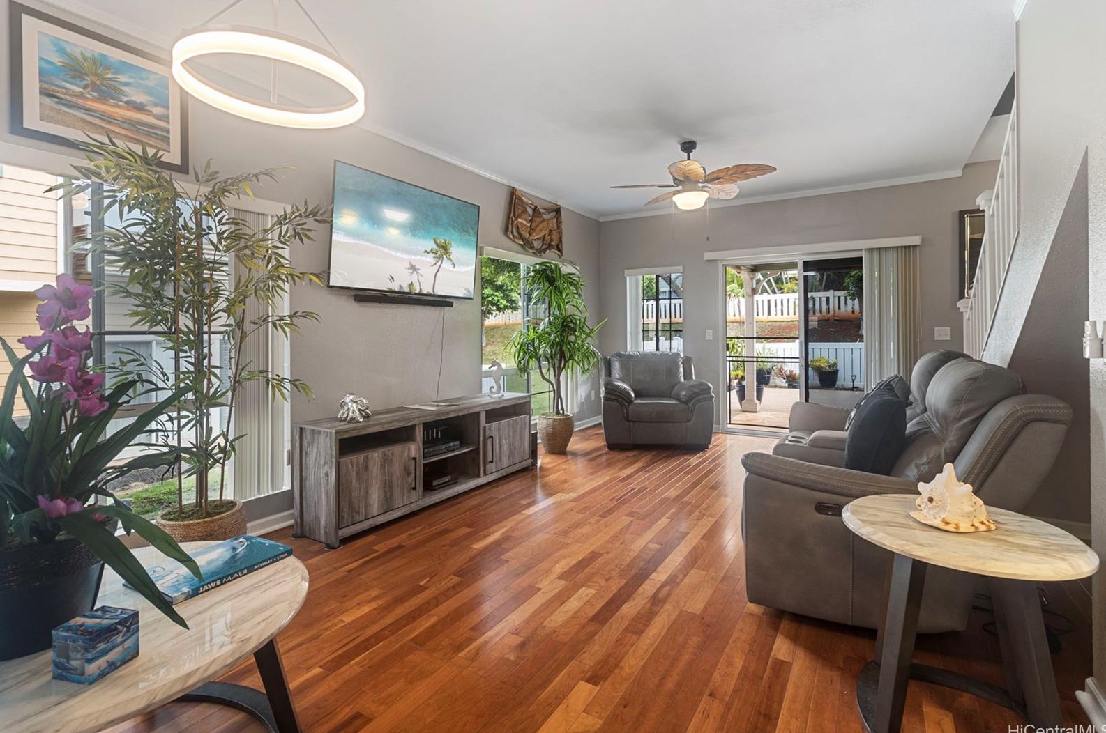 94-746 Lumiauau St, Waipahu, HI 96797-3961