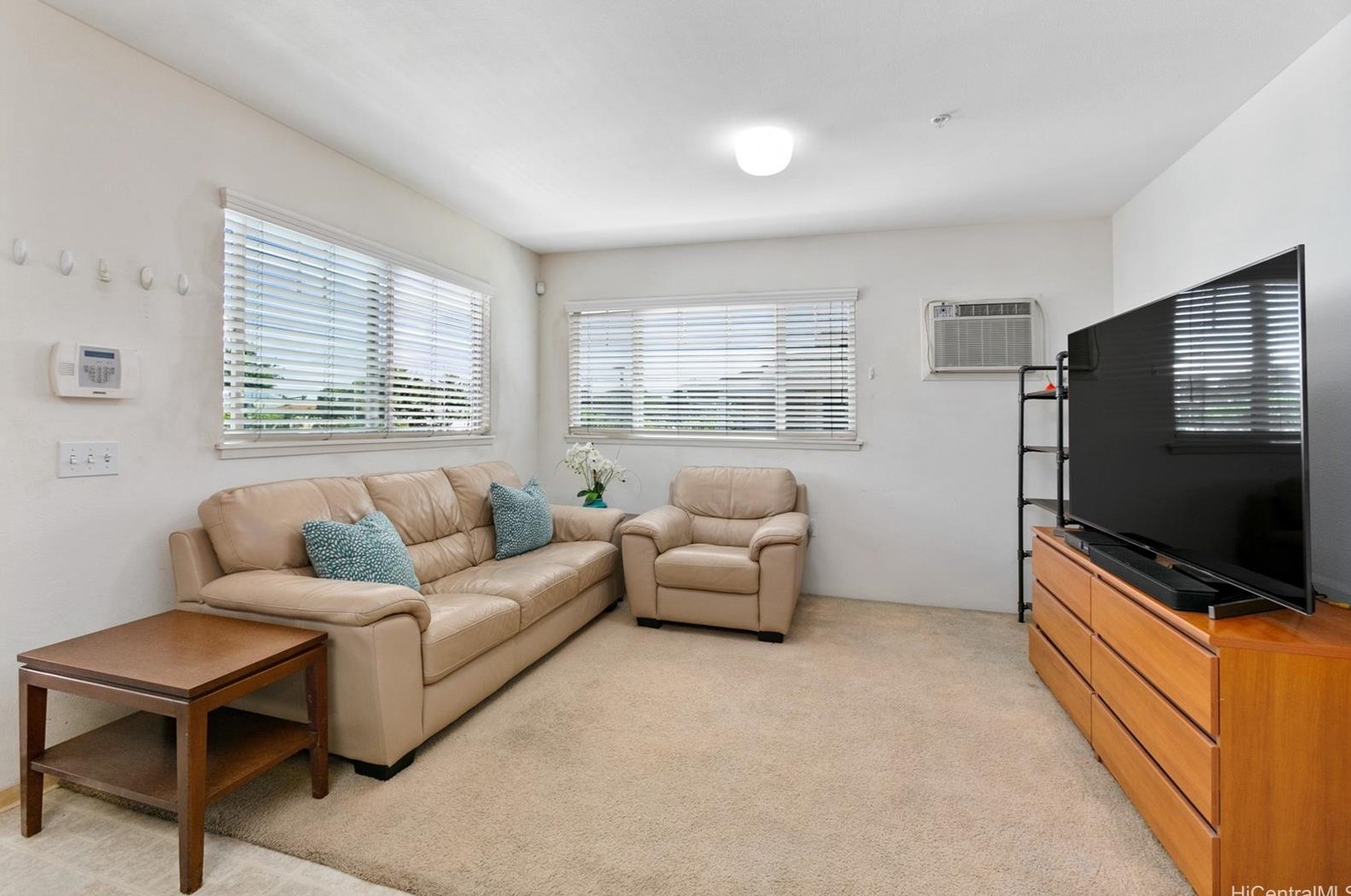 91-1015 Kamaaha Ave #204, Kapolei, HI 96707