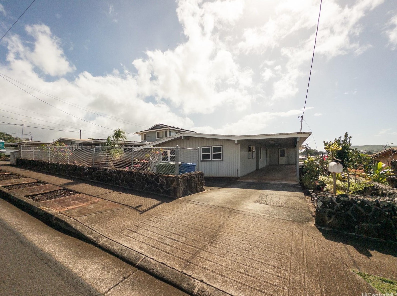 99-637 Aliipoe Dr, Aiea, HI 96701