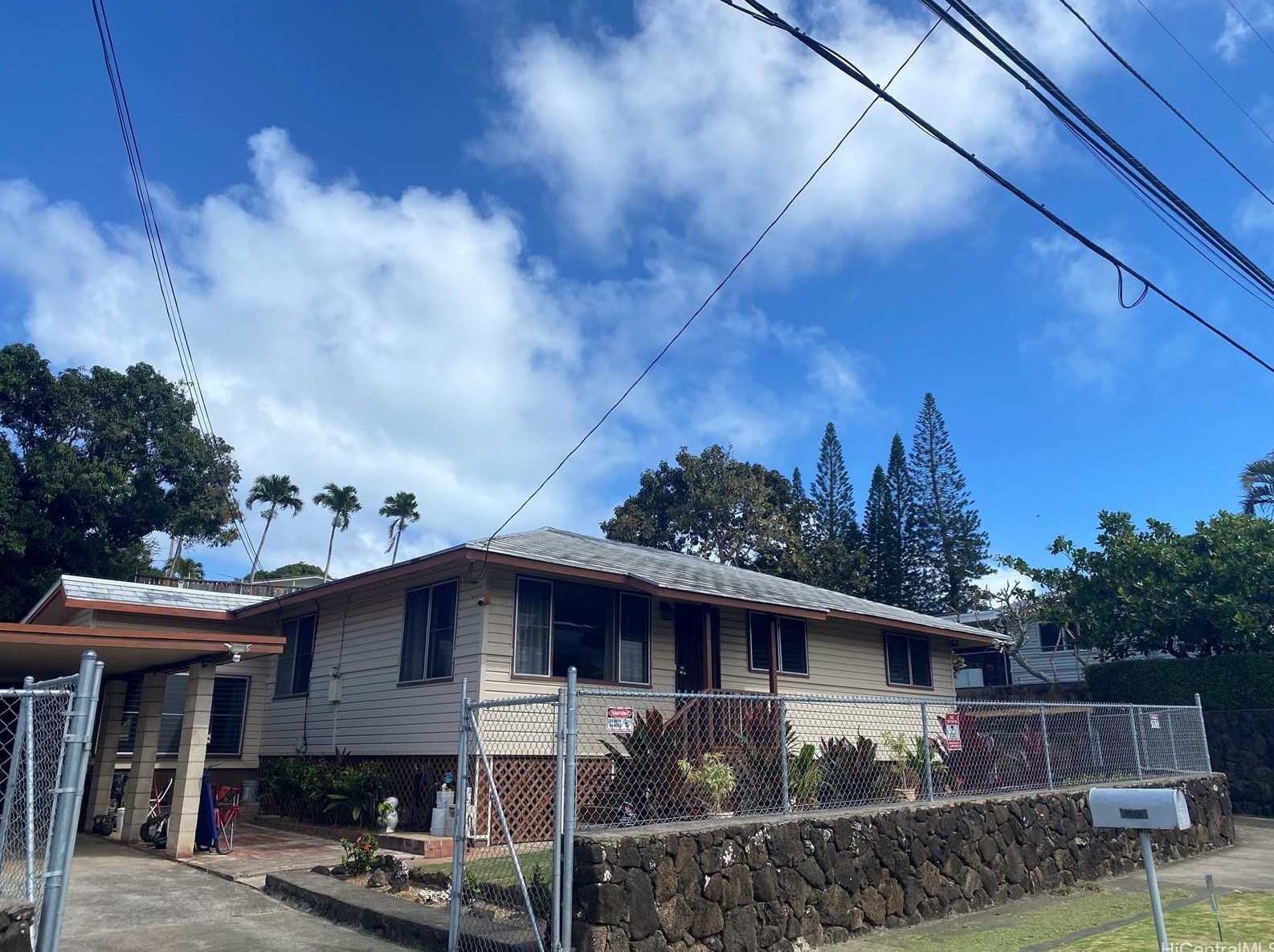 1328 Hele St, Kailua, HI 96734-3627