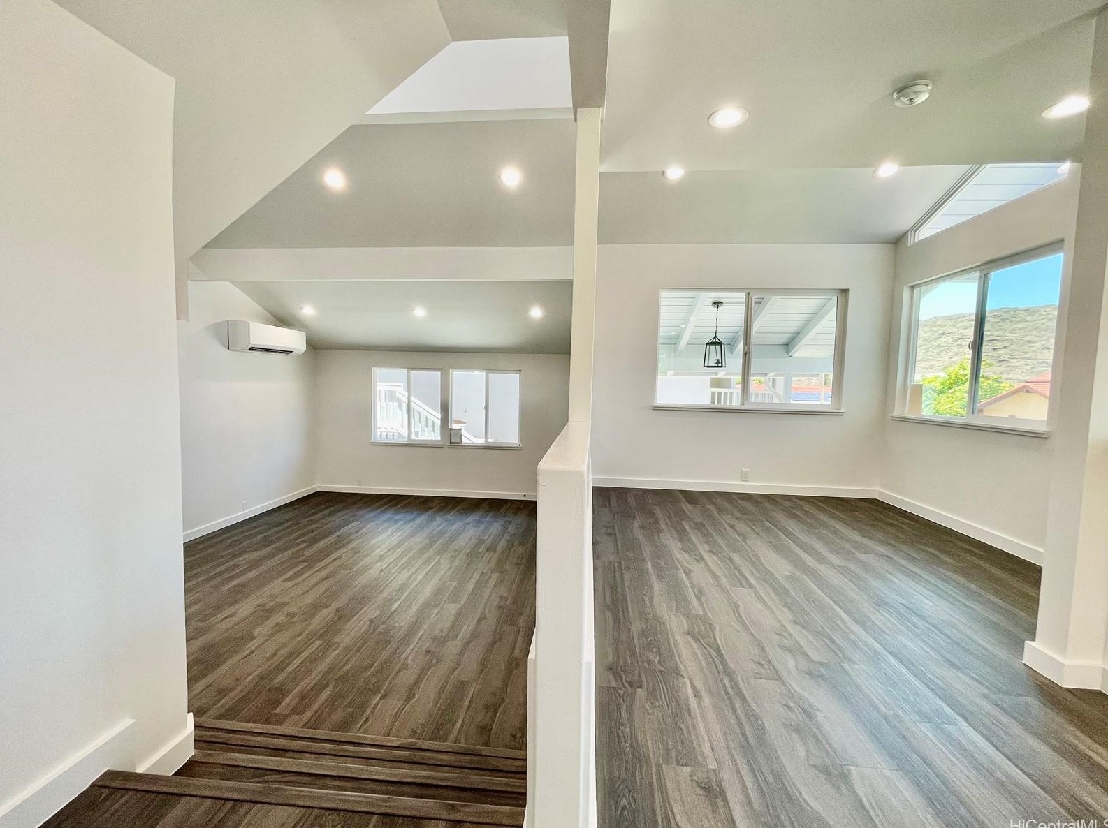 1098 Kahului St, Honolulu HI  96825-2915 exterior