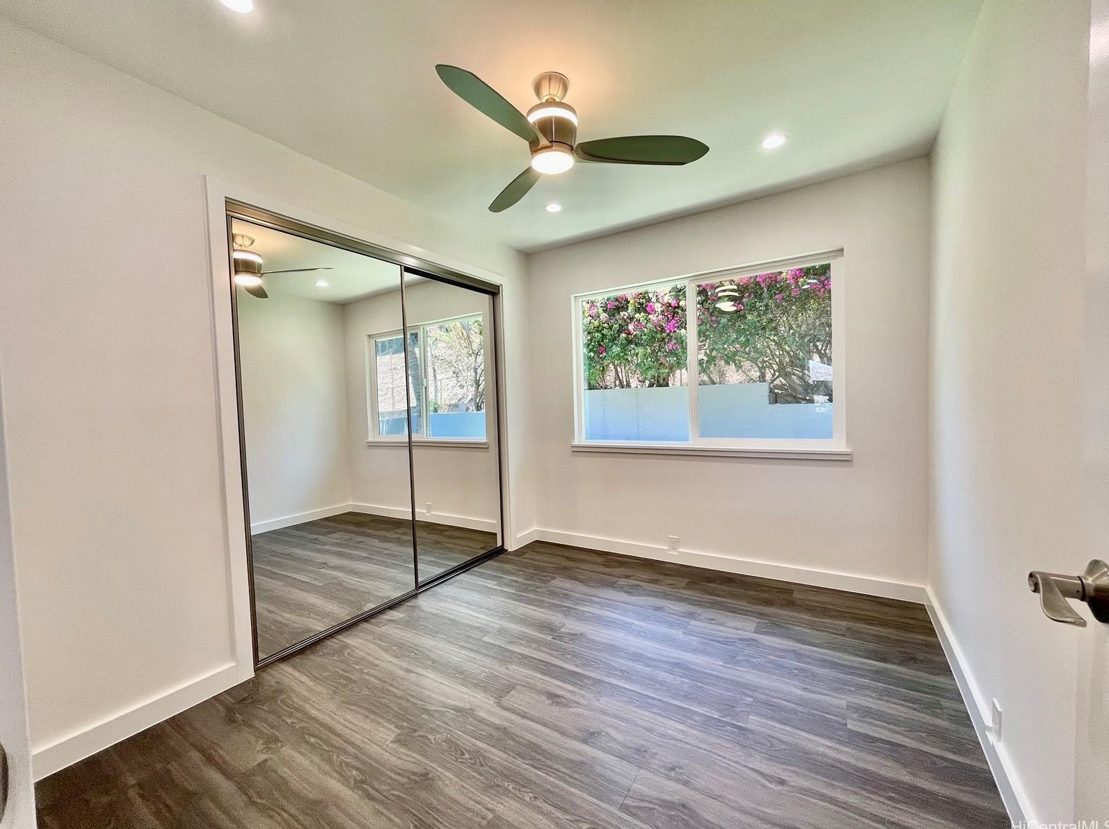 1098 Kahului St, Honolulu HI  96825-2915 exterior
