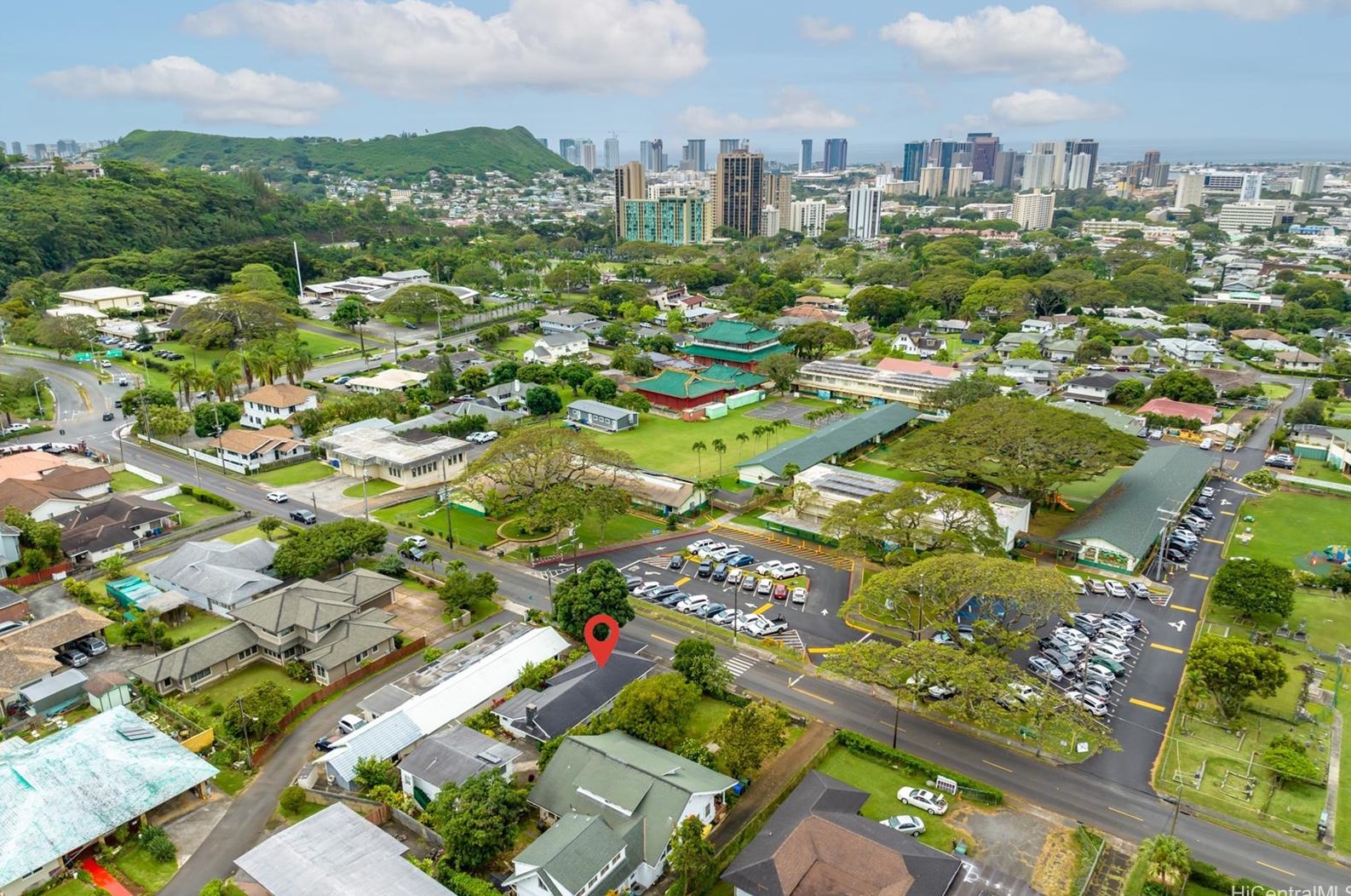 304 Wyllie St, Honolulu, HI 96817