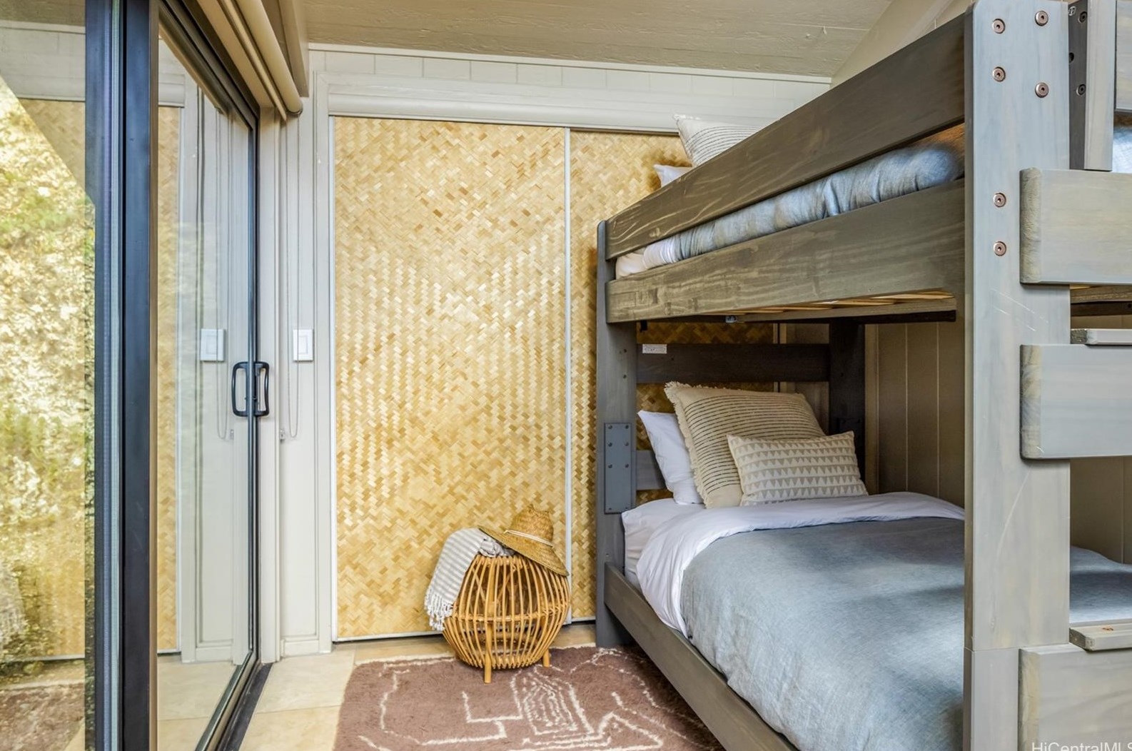 4335 Kaikoo Pl, Honolulu HI  exterior