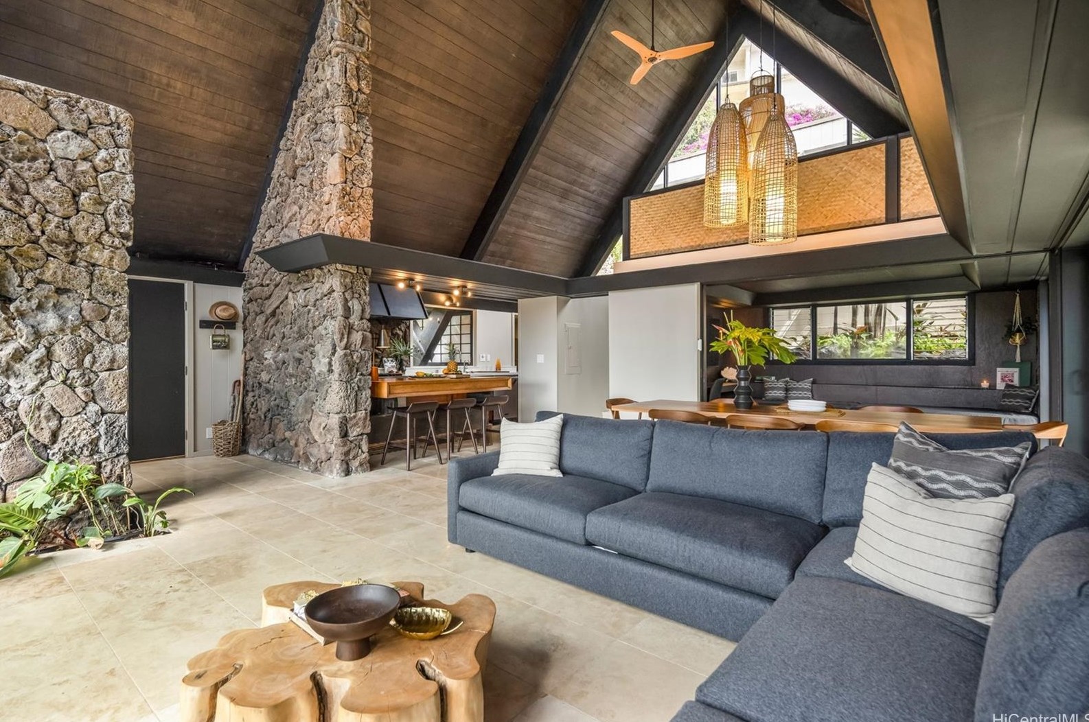 4335 Kaikoo Pl, Honolulu, HI 96816-4825