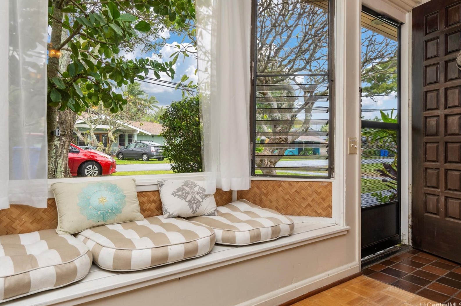 340 Auwinala Rd, Kailua, HI 96734-3433