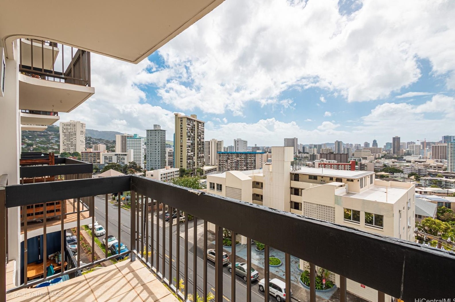 1560 Thurston Ave #604, Honolulu, HI 96822