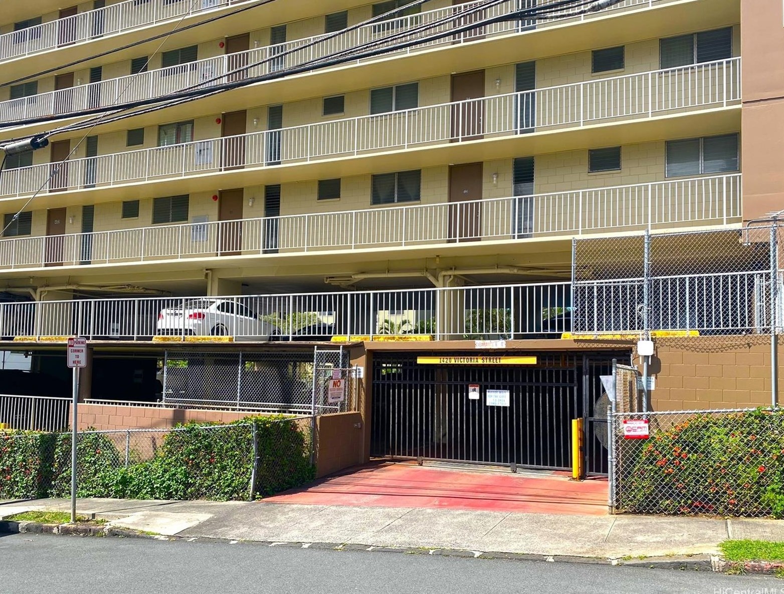 1420 Victoria St #1103, Honolulu, HI 96822