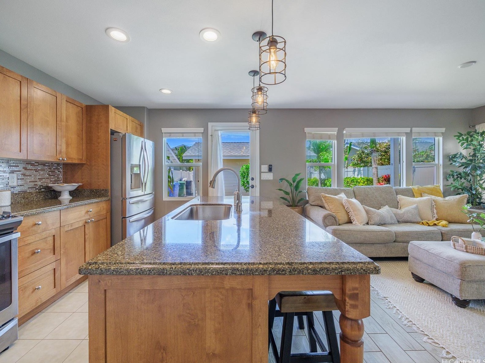 91-1262 Kaileolea Dr, Ewa Beach HI  96706-5033 exterior
