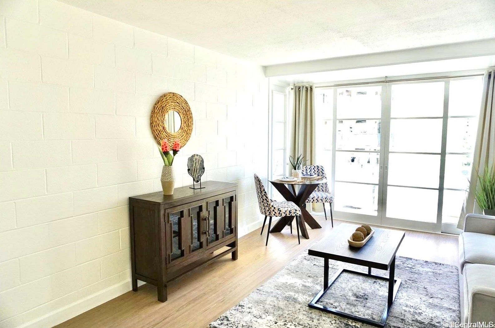 445 Kaiolu St, Honolulu HI  96815-2276 exterior