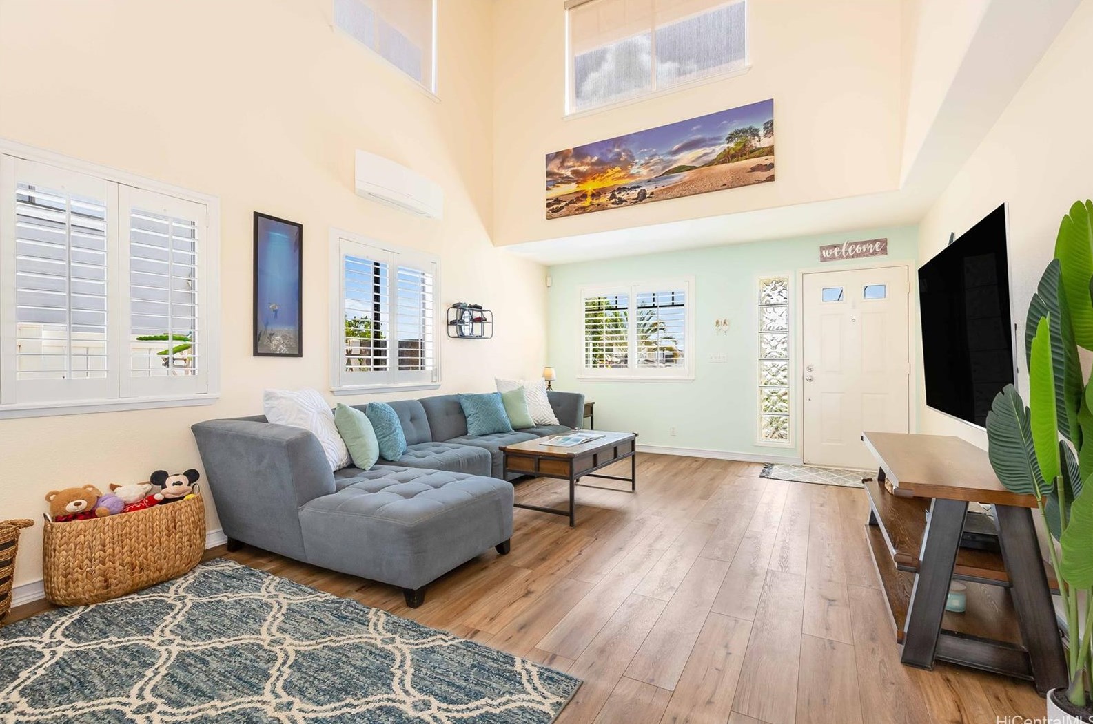94-1011 Waiahu St, Waipahu, HI 96797