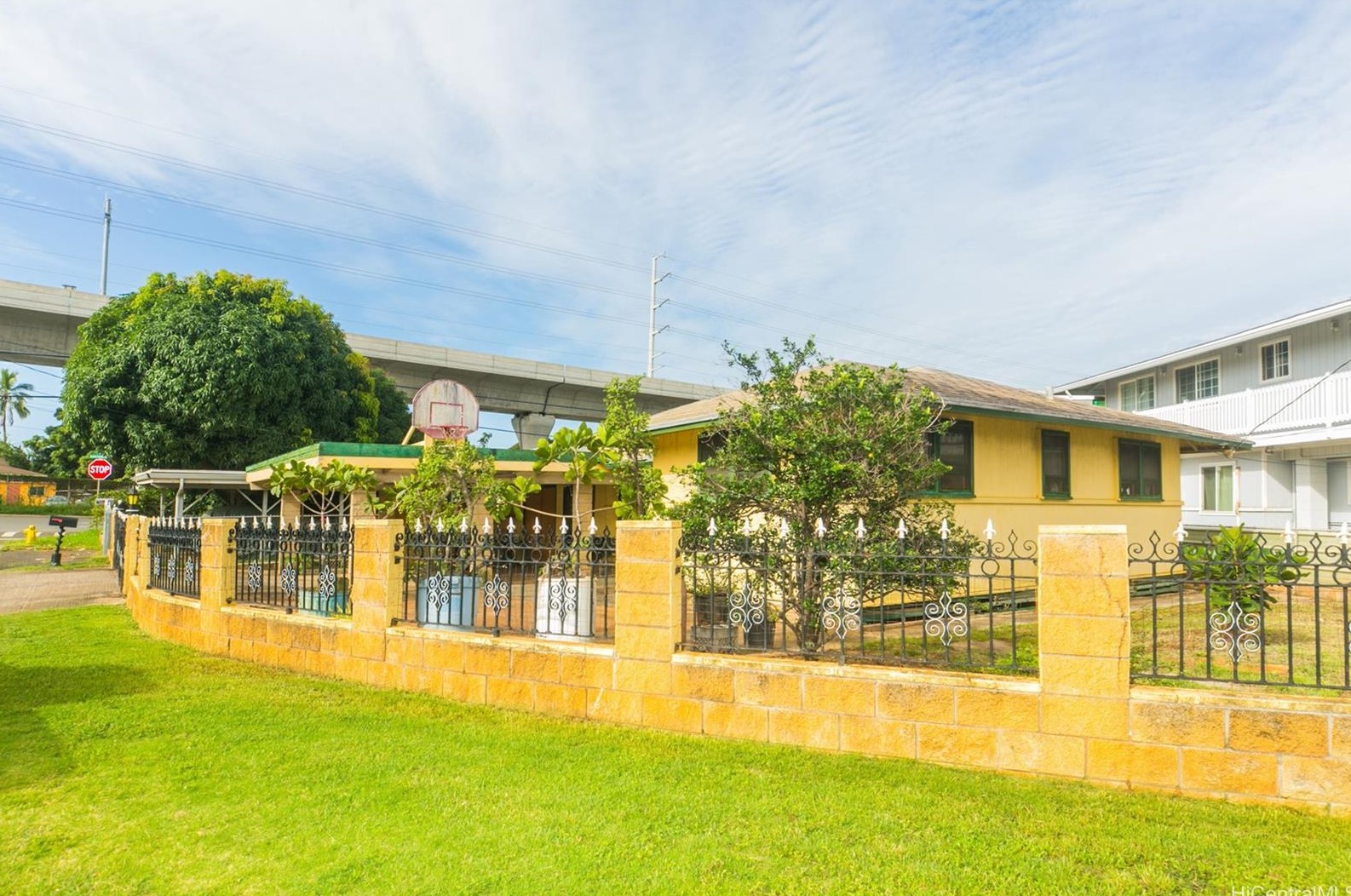 98-112 Kihale St, Aiea, HI 96701