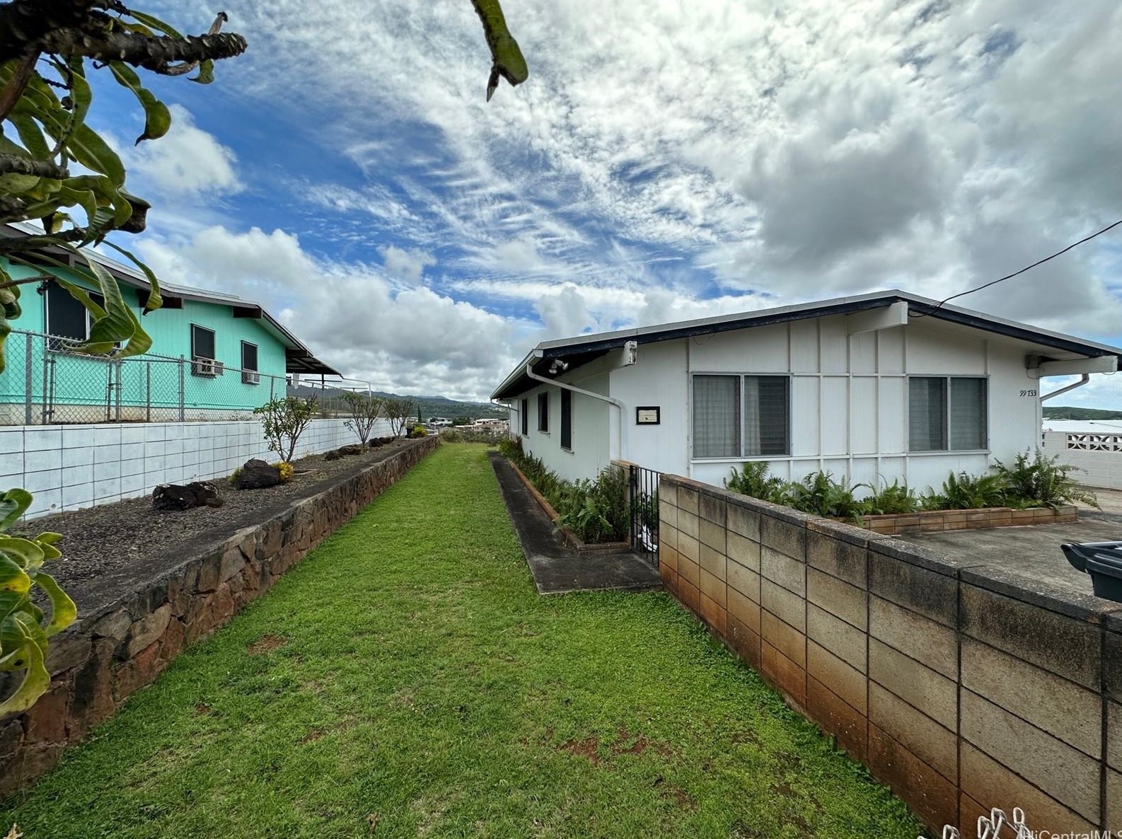 99-733 Halawa Heights Rd, Aiea, HI 96701